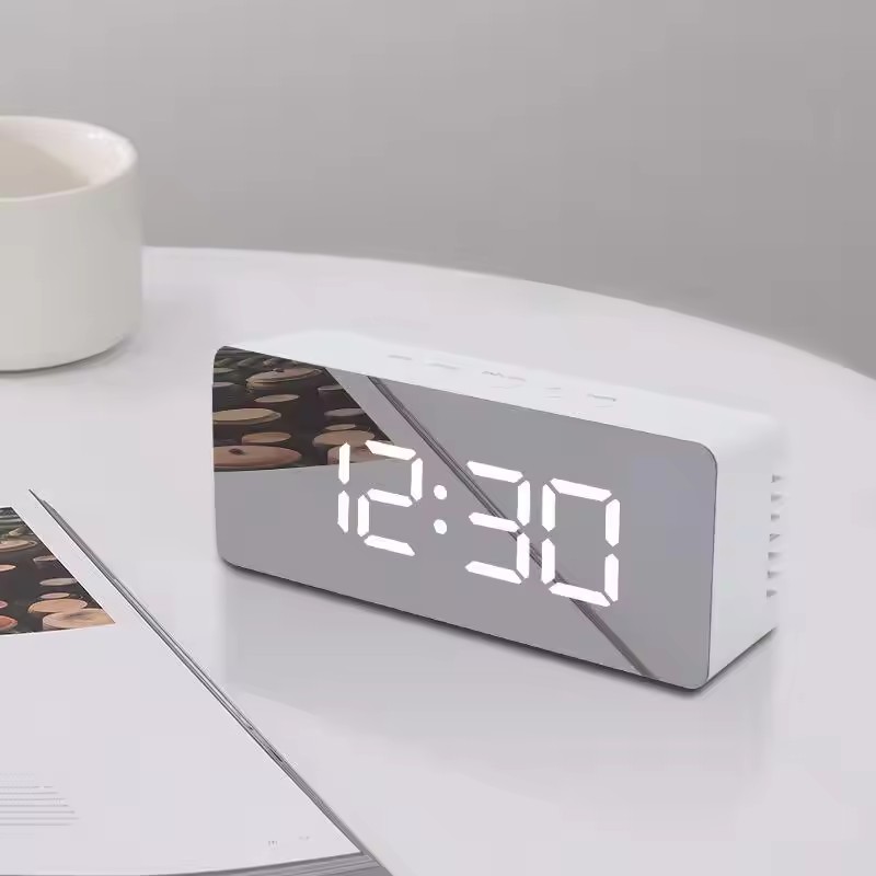 Lighting Home Decor Wall Clocks - 1個入り ホワイト デジタル時計 LEDミラー卓上時計 スヌーズ機能付き 時間表示